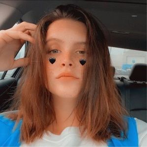 Meet your Posher, Alexis